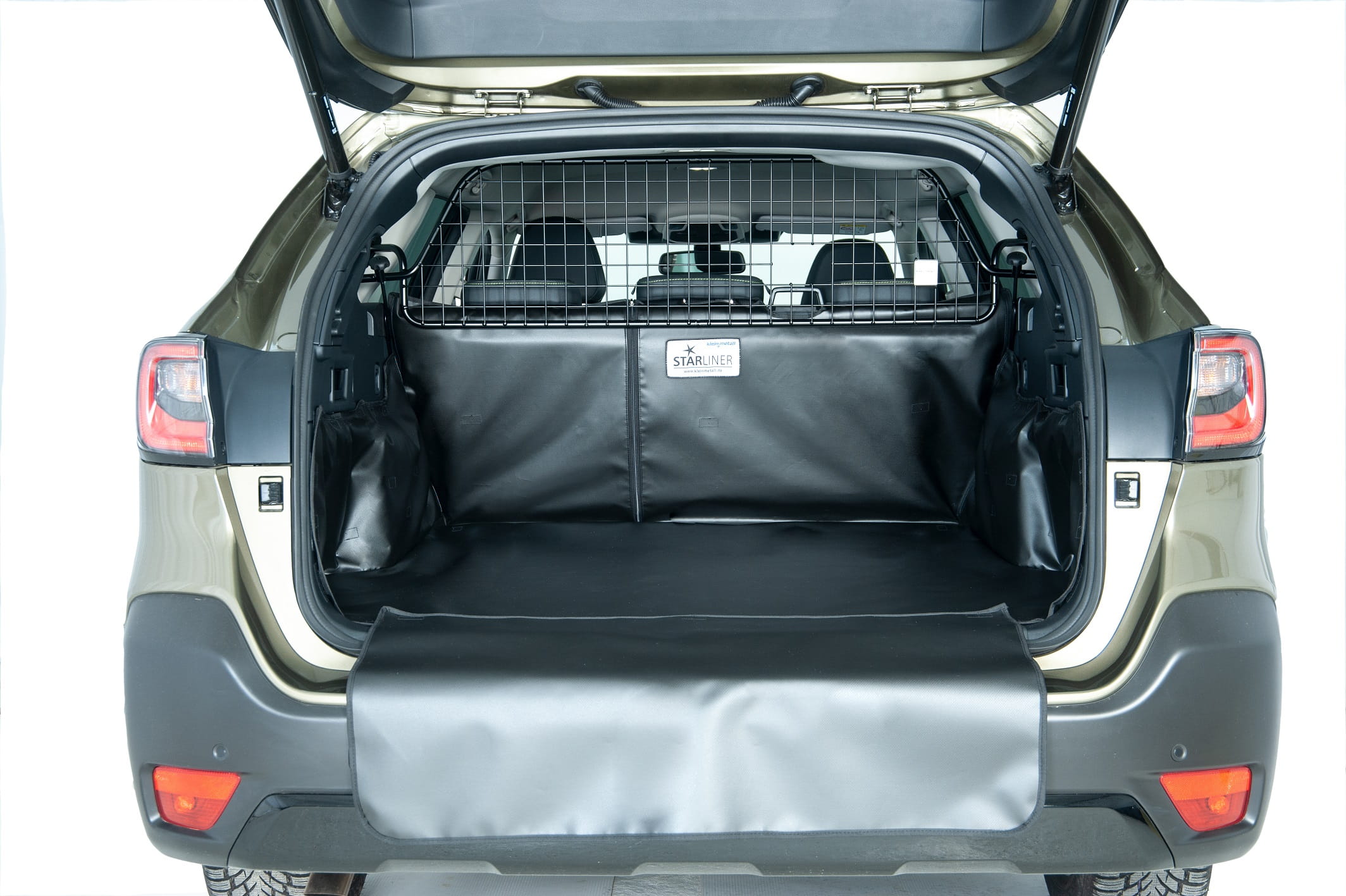 Schützen Sie Ihren Kofferraum: Passgenaue Kofferraumwanne für AUDI A6, €  45,99